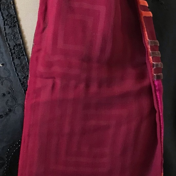 Echo Rayon / Silk Reversible Scarf - Picture 3 of 3